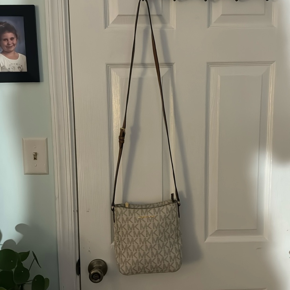 MICHAEL KORS CROSSBODY